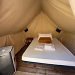 キャンプ場 キャンピング イガラ デ サン セバスティアン 2*